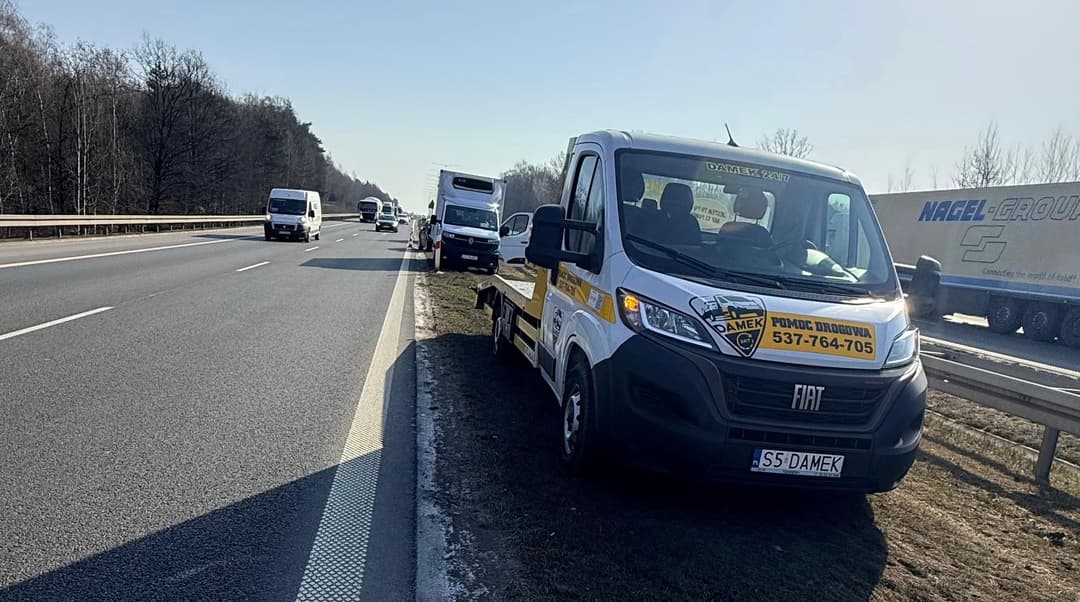 Kolizja dwóch pojazdów na autostradzie A4 w Mysłowicach – kierunek Katowice