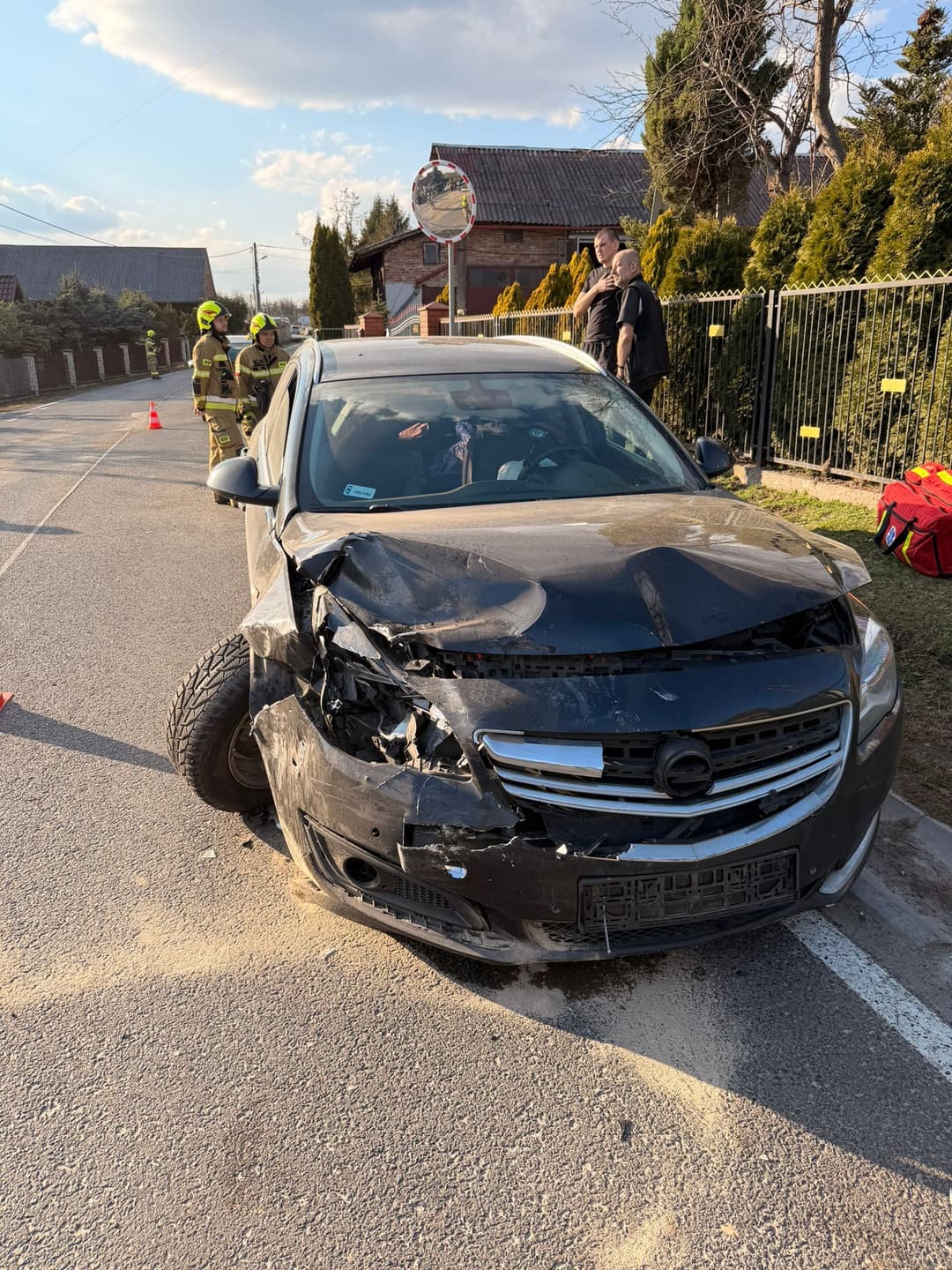 Wypadek dwóch samochodów w Chrośnie na skrzyżowaniu ul. Kwiatowej i Krzemionki